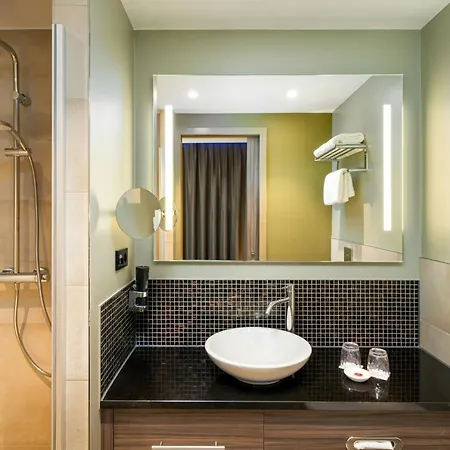 Hotel Leonardo Frankfurt 4*
